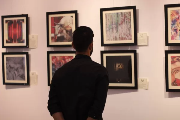 Art Exhibition Arno Karoni